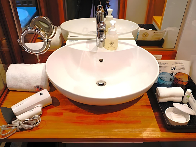 Bathroom 2, Allamanda Imgya Coral Village, Miyakojima