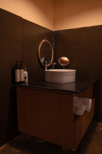 Bathroom, Saser Scenic Pangong, Leh