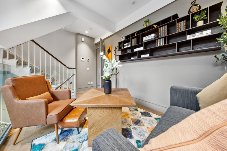 Others 5, Gorgeous Victorian Apartment in Chelsea nr Stadium, London