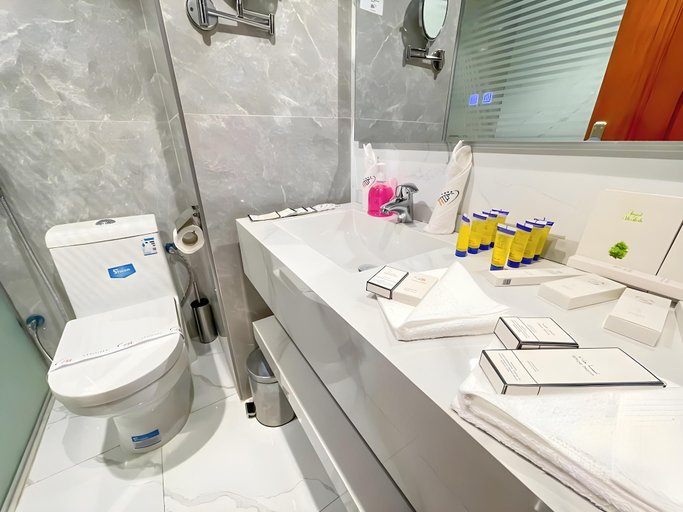 Bathroom 3, Zowar Alalami Hotel, Al Madinah Al Munawwarah