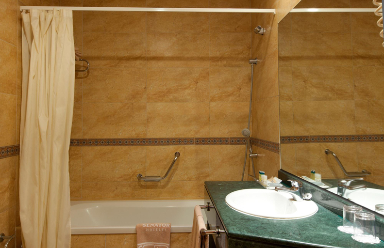 Bathroom 4, Senator Cadiz Spa Hotel, Cádiz