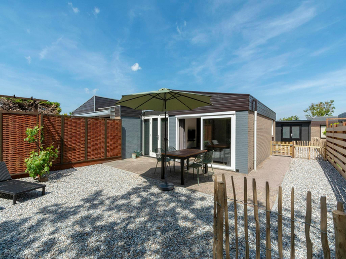 5, De Blenck 29 Bungalow near dunes, beach, Zijpe