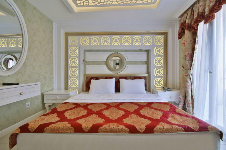 5, Queens Land Hotel, Fatih