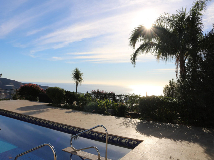Sport & Beauty 2, Villa in Granada with Sea Views Pool, Granada