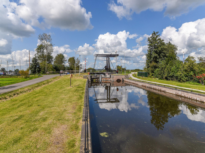Others 4, Chalet in Friesland near Alde Feanen, Smallingerland