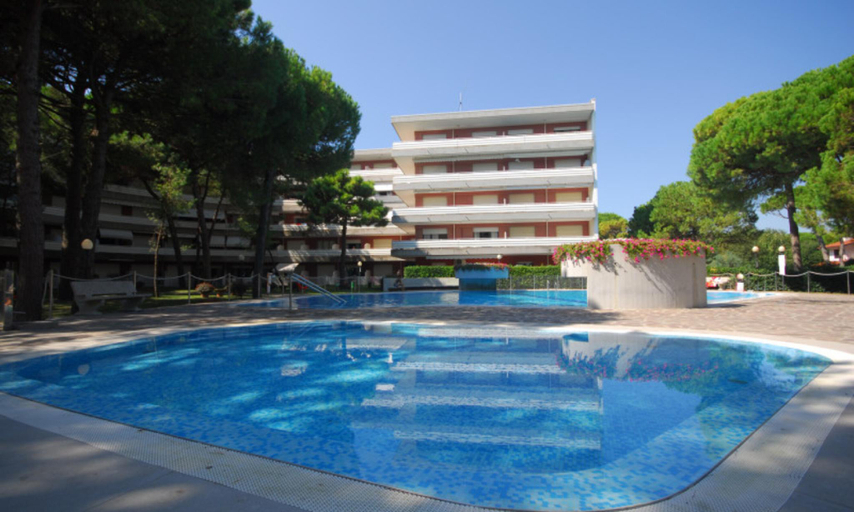 Swimming pool 5, Apartment in Nice Residence by the Sea with Swimming pool, Udine