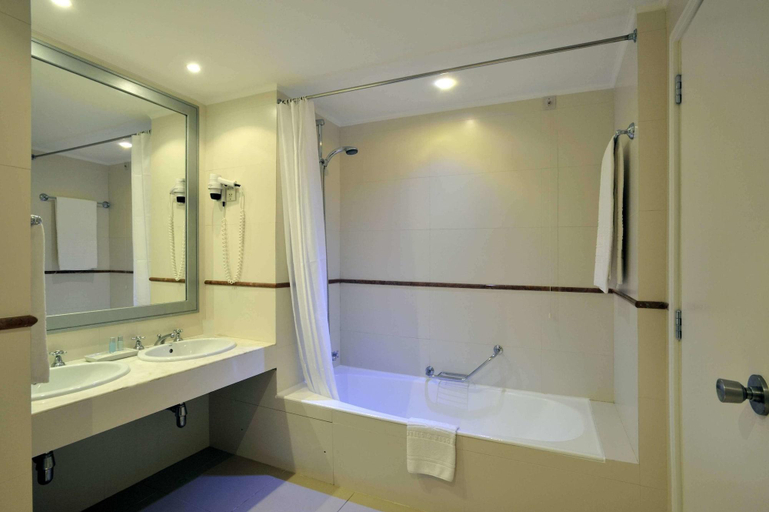 Bathroom 5, Pestana Blue Alvor Beach All Inclusive, Portimão
