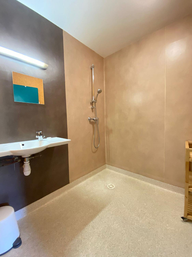 Bathroom 2, LE BUFADOU, Cantal