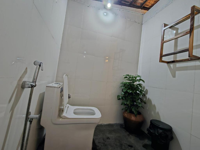Bathroom 3, beNomadic Eco Hostel, Madikeri, Coorg, Kodagu