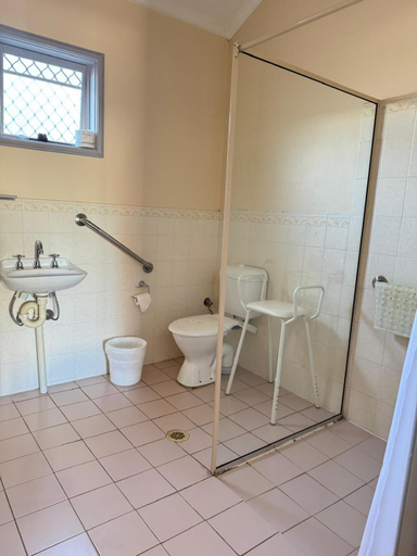 Bathroom 4, Wentworth Central Motor Inn, Wentworth