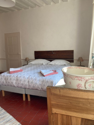 Bedroom 2, Sur les Ailes du Papillon-La Suite, Yonne