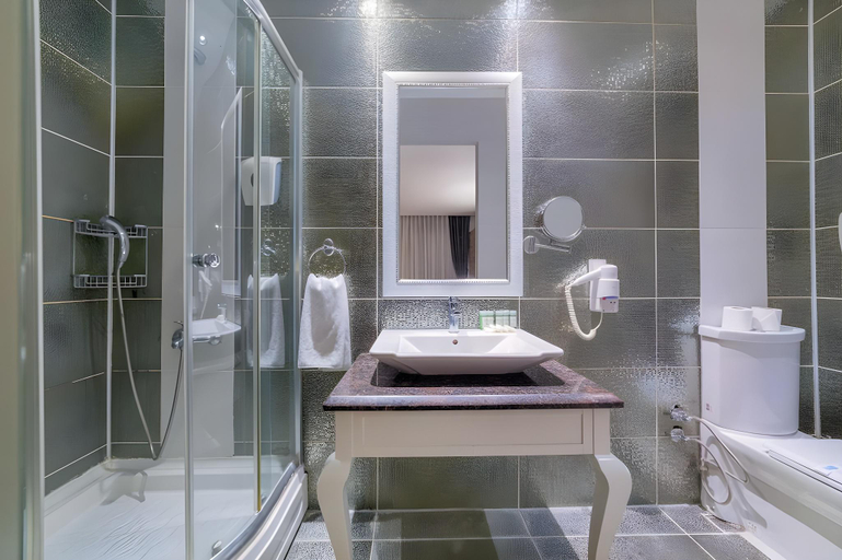 Bathroom 5, Justiniano Deluxe Resort, Manavgat