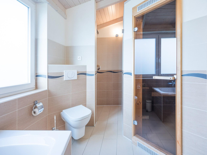 Bathroom 3, Gemutliches, exklusives Ferienhaus in Dagebull, Nordfriesland