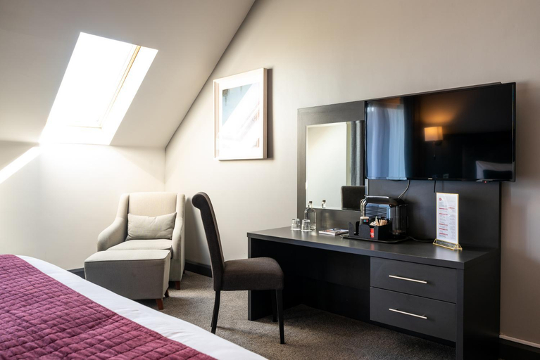 Bedroom 2, Cliffs of Moher Hotel