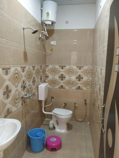 Bathroom 2, Goroomgo NV Palace Vrindavan, Mathura