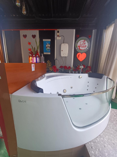 Bathtub, BMF Homestay Jacuzzi, Tacloban City