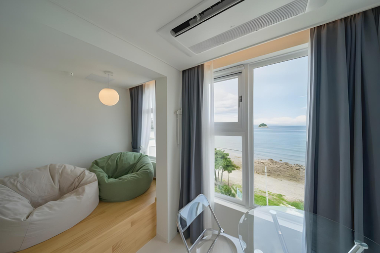 Others 4, Porin Stay, Yeosu