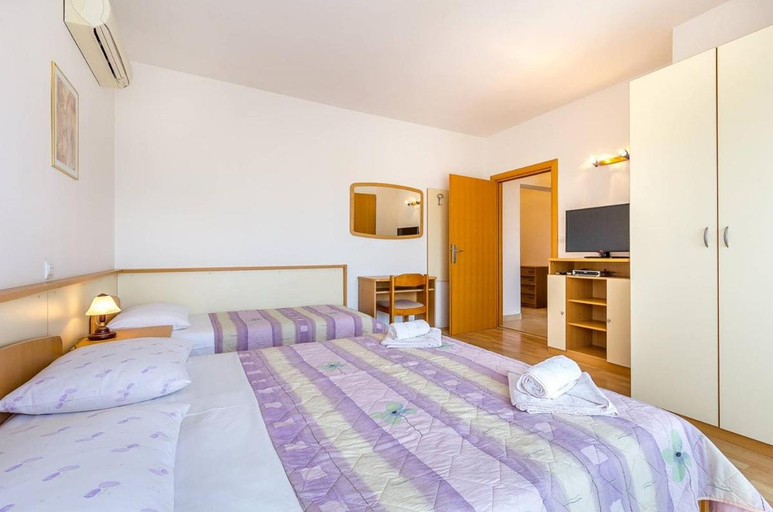 Bedroom 2, Apartments Nevija, Medulin