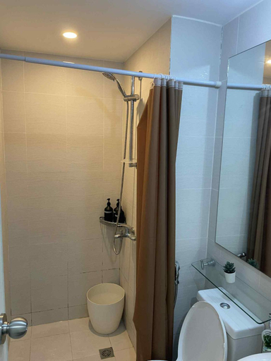 Bathroom 4, Azure Manila - TJ, Parañaque
