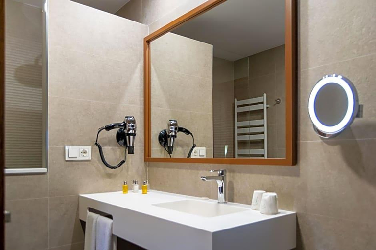 Bathroom 5, Hotel Valle del Ambroz, Cáceres