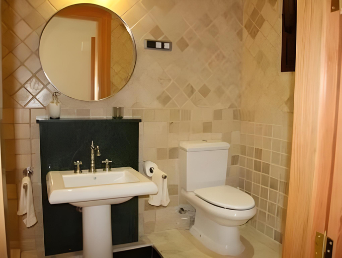 Bathroom 3, Hotel Villarocamar, Málaga