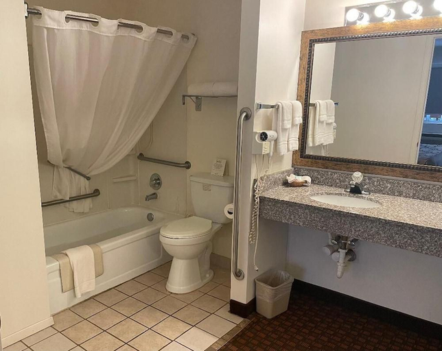 Bathroom 3, Village Inn of Hardy, Sharp