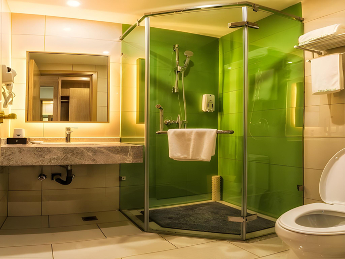 Bathroom 3, GreenTree Inn Tangshan Lubei District Aegean Sea, Tangshan