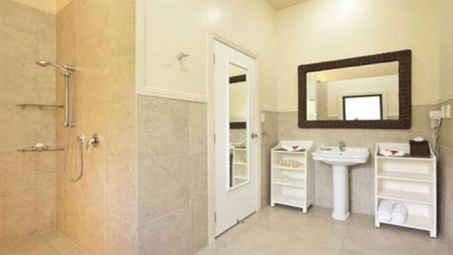 Bathroom 5, Sea Change Villas, Rorotonga