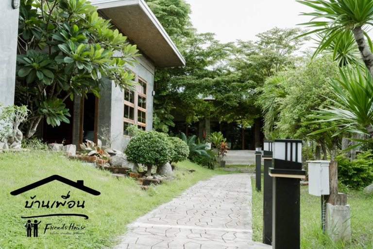 Others 5, Friends House, Chiang Khan