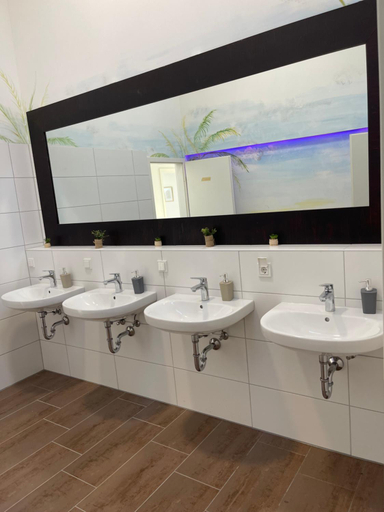 4, Kavkaz Restaurant & Hotel, Rheinisch-Bergischer Kreis
