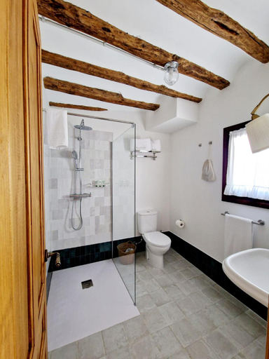 Bathroom 1, La Casa de la Rufi, Madrid