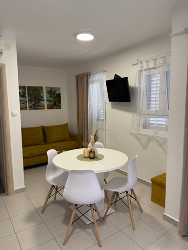 Others 4, Apartmani Pernjak, Pag