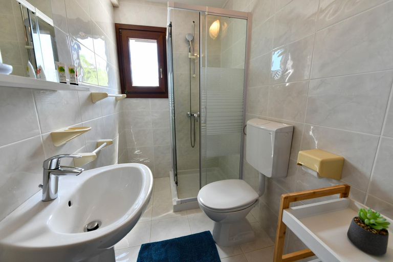 Bathroom, House Bucic, Mošćenička Draga