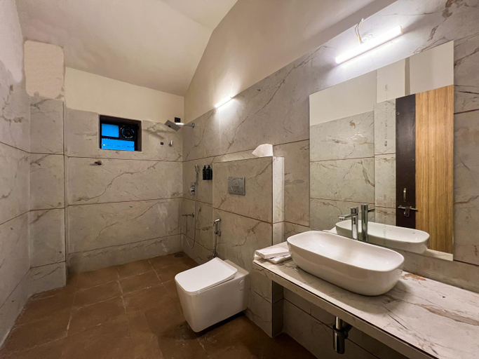 Bathroom 4, Yash Resort, Ahmadnagar