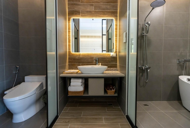Bathroom 3, Luang yuan zi, Yilan