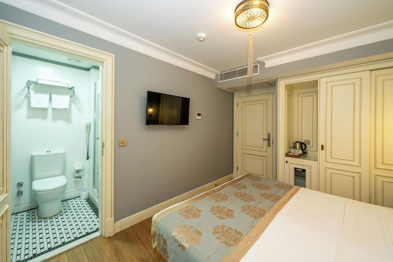 Bedroom 4, Raymond Blue Hotel, Fatih