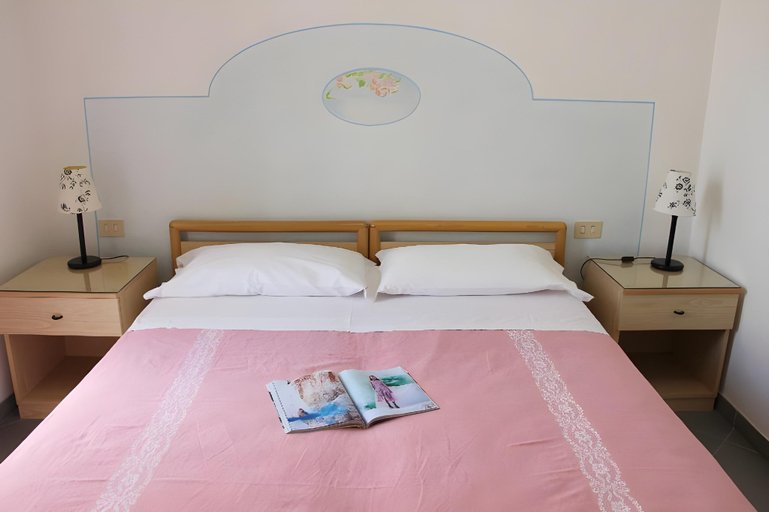 Bedroom 2, Hotel Villa Cecilia, Napoli