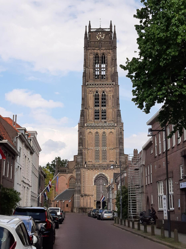 Others 4, Thuis bij Elles, Zaltbommel