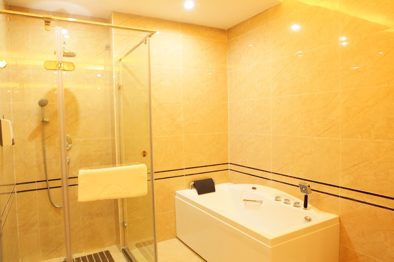 Bathroom 3, Yantai Airport International Hotel, Yantai