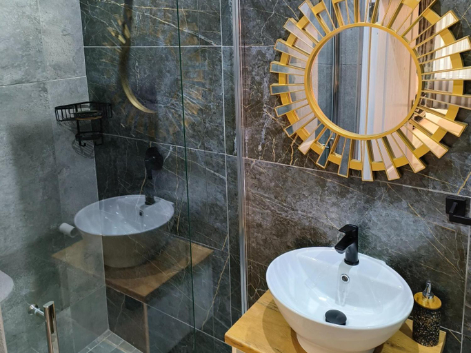 Bathroom 5, Bel-Air Guesthouse, Dr Kenneth Kaunda