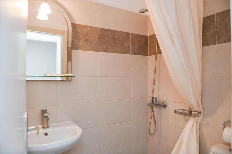 Bathroom 4, Narkissos Hotel, South Aegean