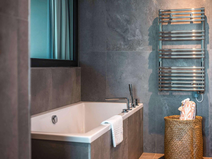 Bathroom 5, Novotel Paris Porte de Versailles, Paris
