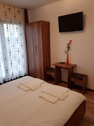 Bedroom 2, Pensiunea Carmena, Sanmartin