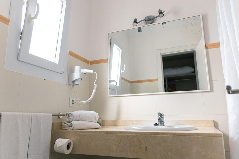 Bathroom 4, Hotel d'Or, Baleares