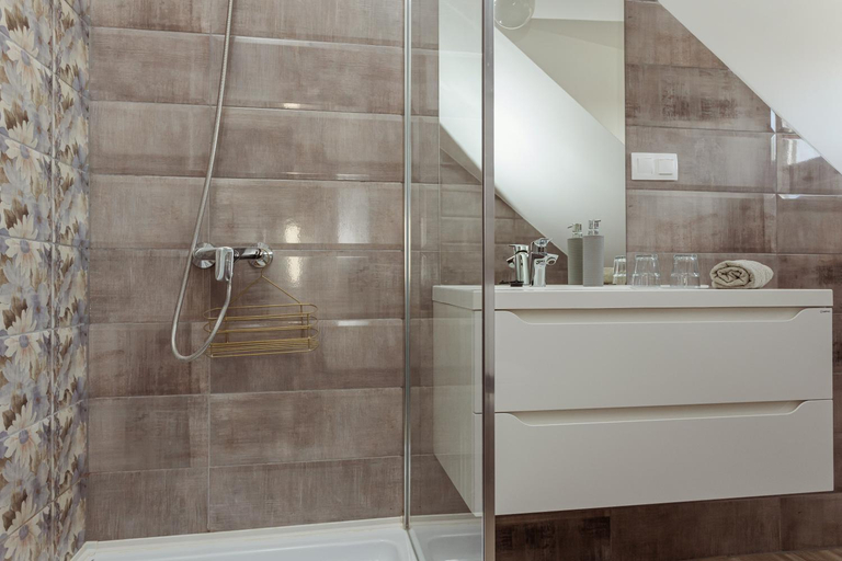 Bathroom 4, Koveskal Vendeghaz, Tapolca