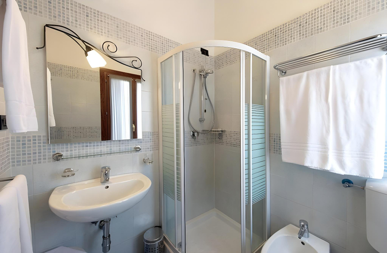 Bathroom 3, Cristallo, Venezia