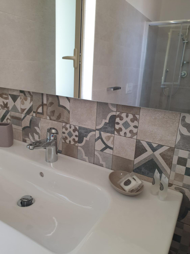 Bathroom 5, Villa Tropeano, Vibo Valentia