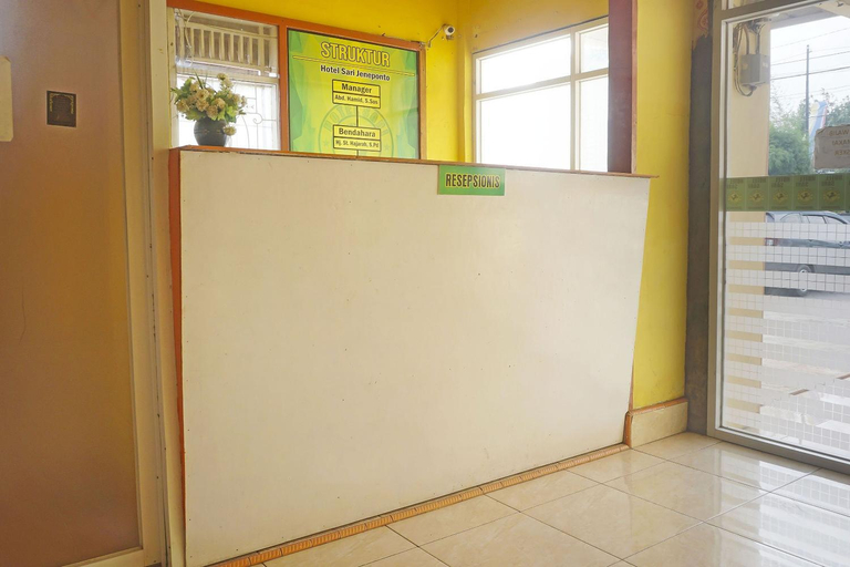 Public Area 5, Hotel O Sari Jeneponto, Jeneponto