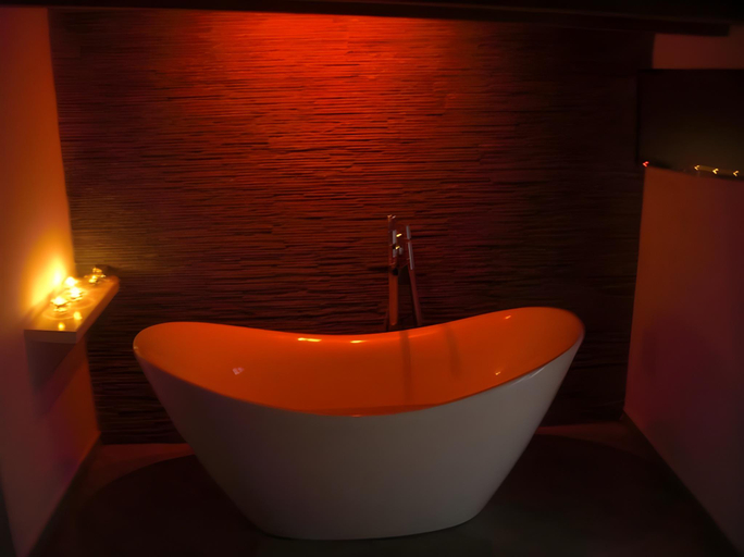 Bathroom 5, B&B Radici24, Salerno