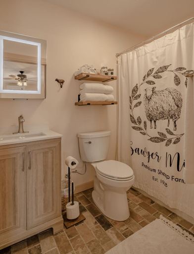 Bathroom, The Inn at Beulah Farm - The Pen, McCreary